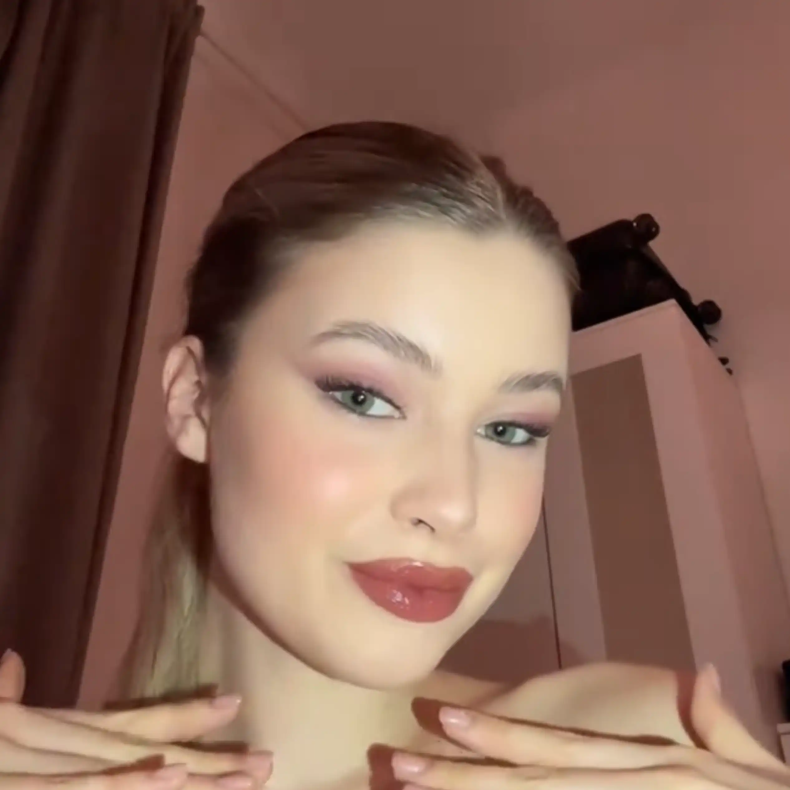 Brun-Rose-kiko-1 لیپ گلاس کیکو شماره 21 Brun Rose اورجینال