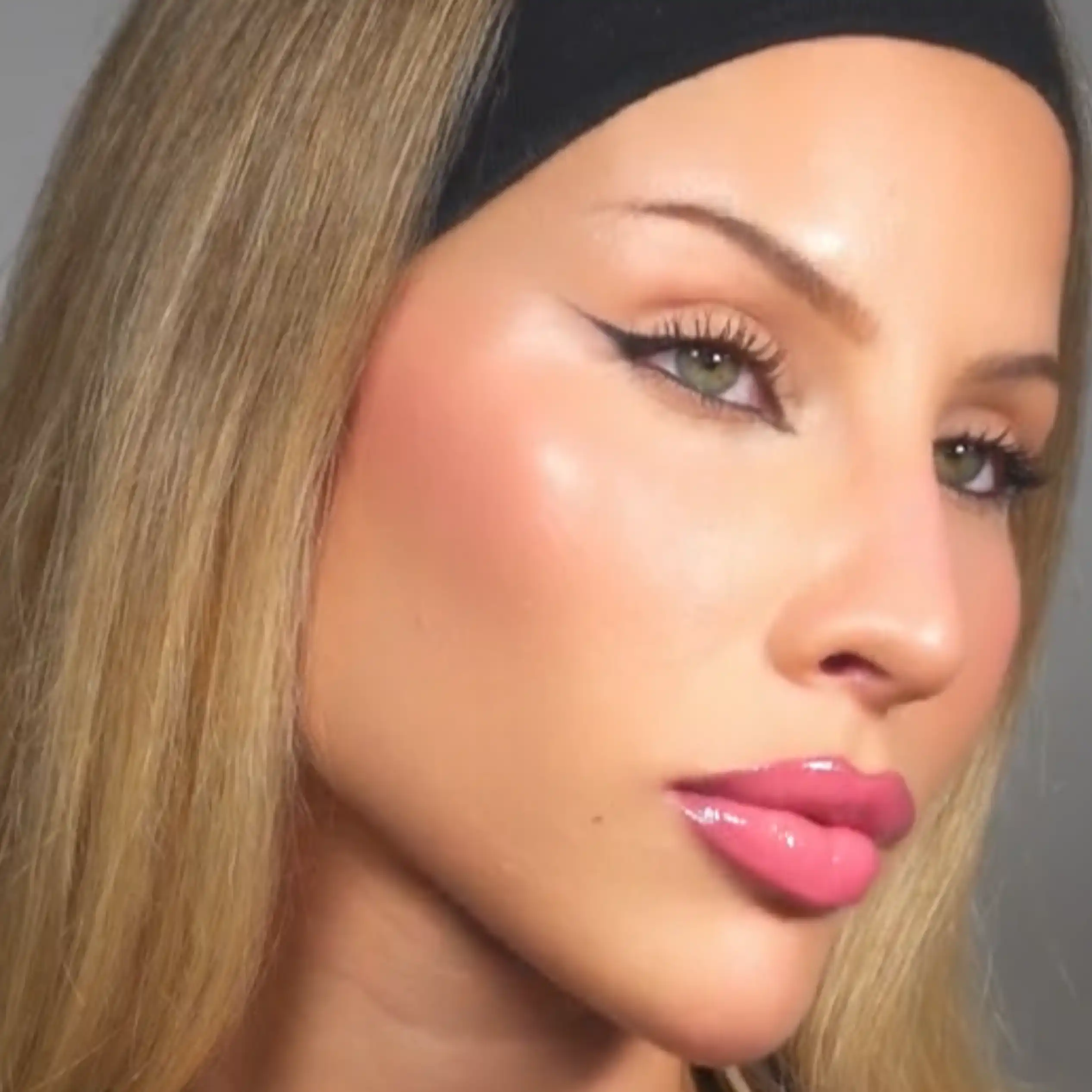 لیپ گلاس کیکو شماره 33 Pearly Watermelon اورجینال