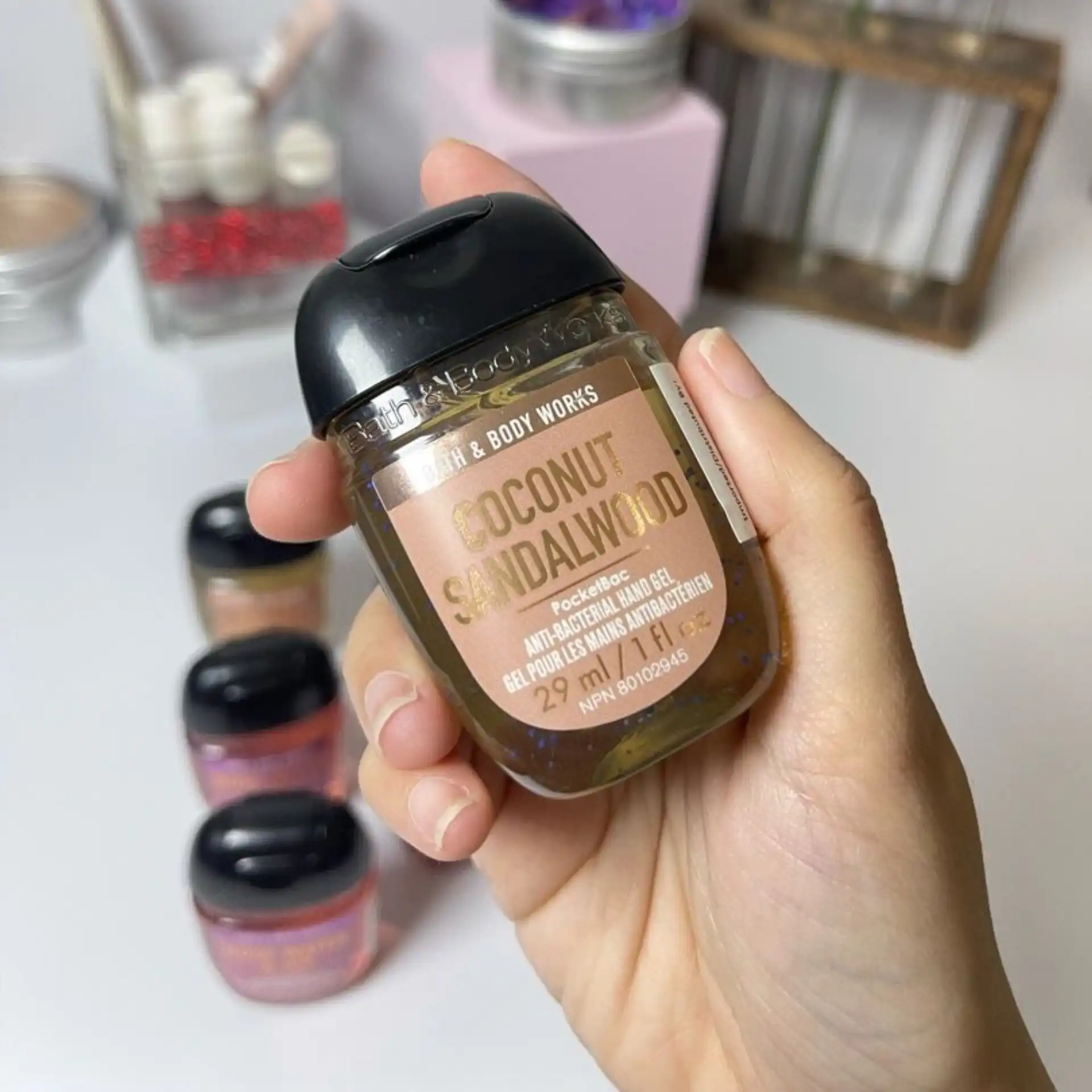 ژل ضدعفونی بث اند بادی رایحه Coconut Sandalwood 29 میل