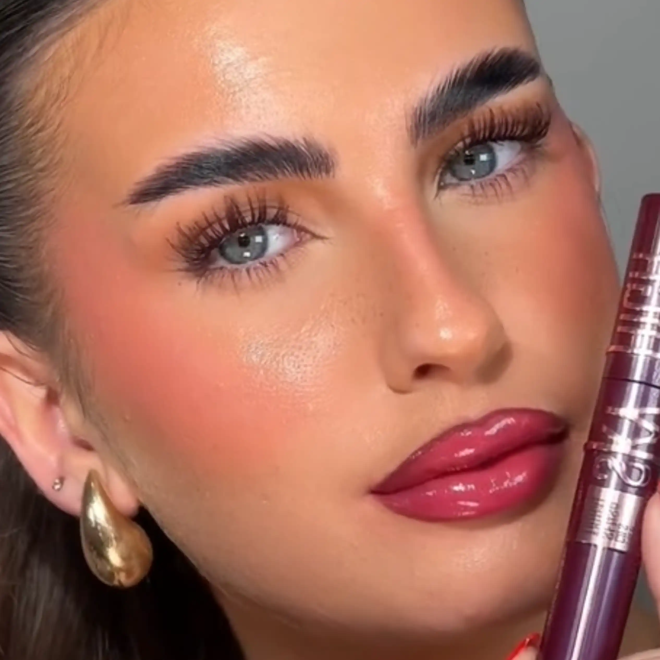 ریمل زرشکی میبلین اسکای های Maybelline Sky High Burgundy