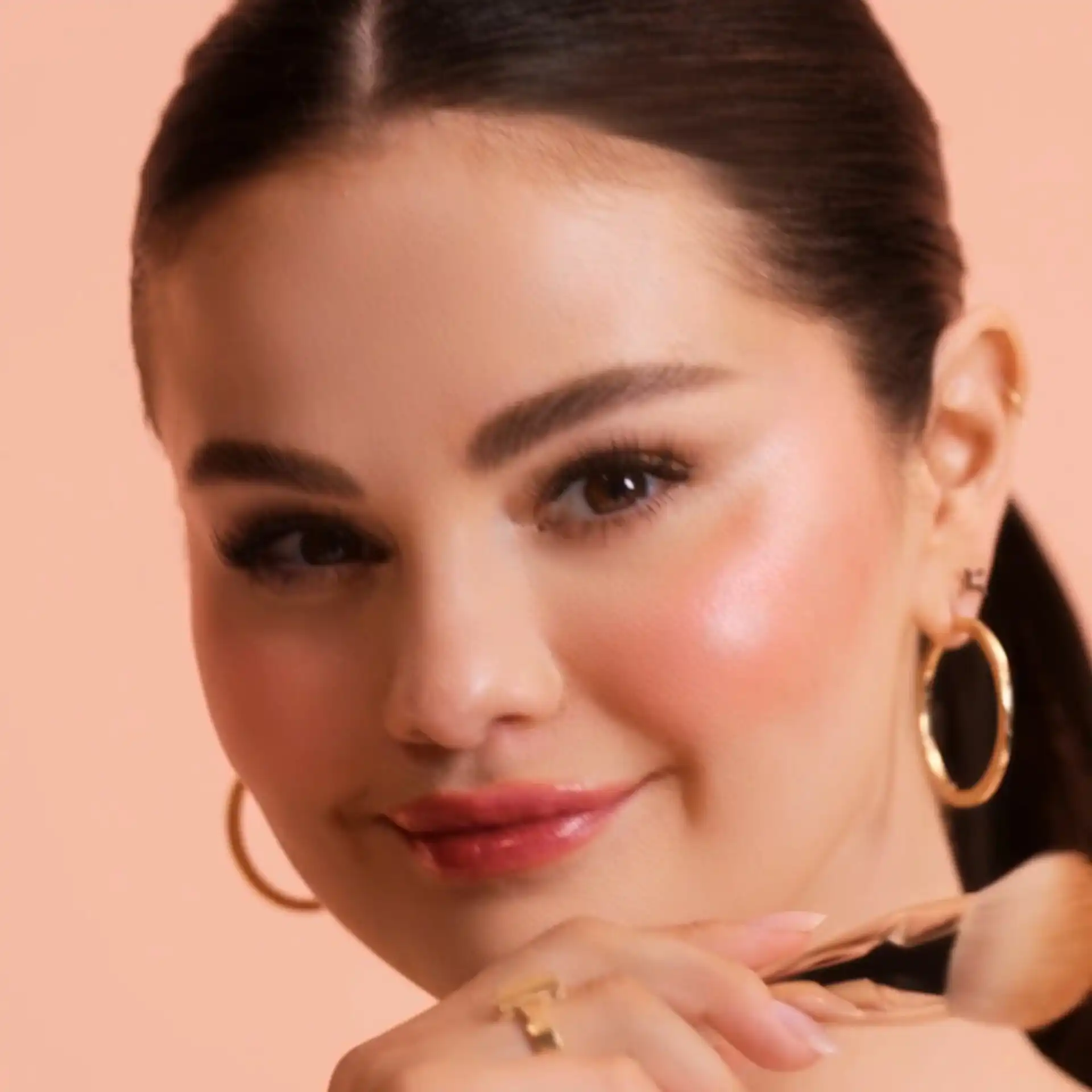 رژگونه rare beauty رنگ happy