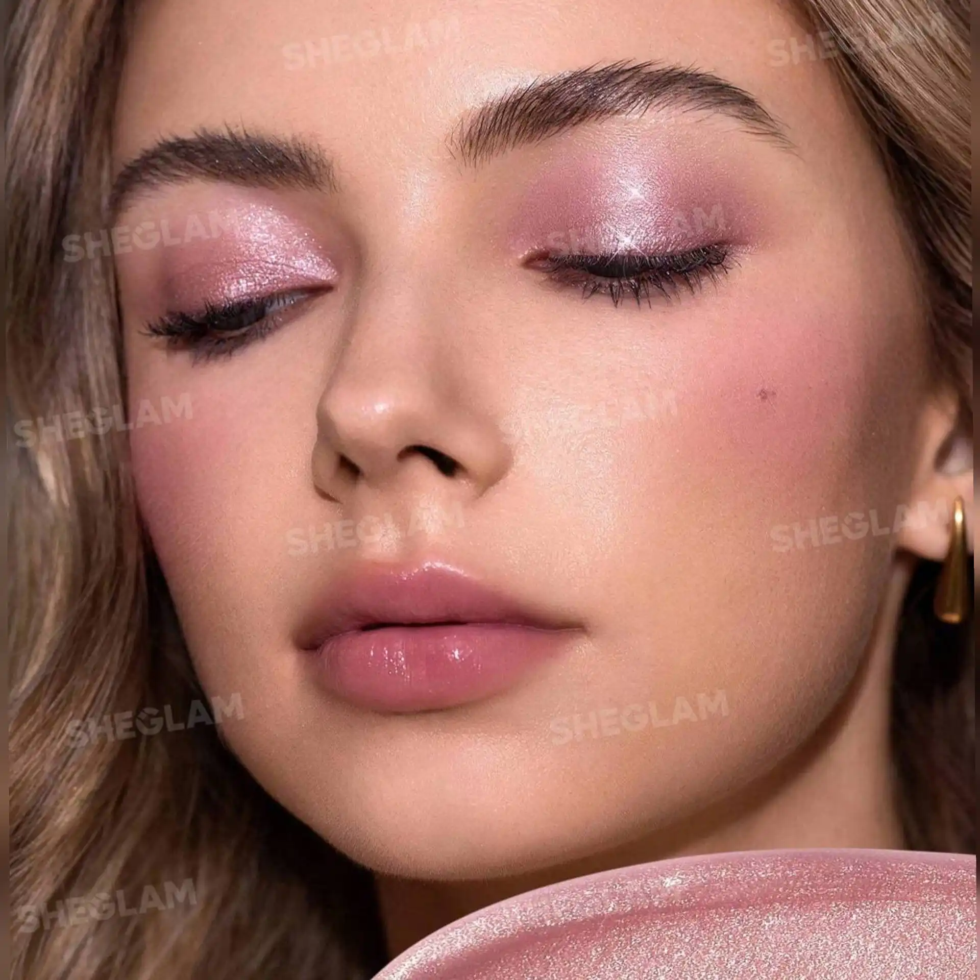 سایه چشم مایع شاین شیگلم